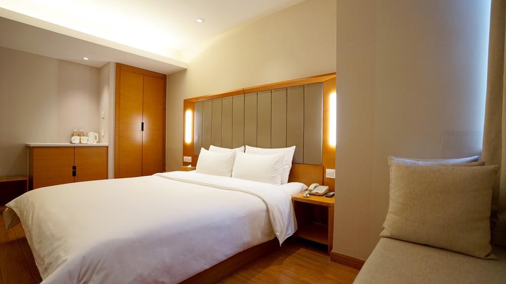 Ji Hotel Shanghai Railway Station West Tianmu Road Экстерьер фото